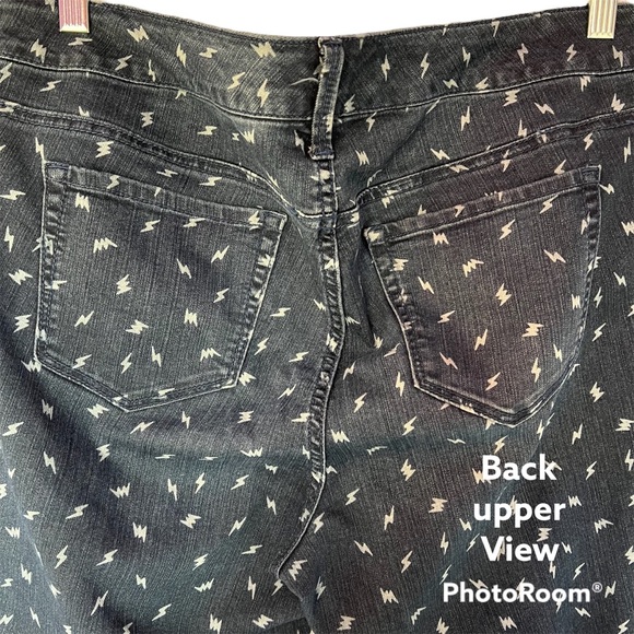 Torrid women blue white jean ankle length lightening pattern zip button top 14 - Picture 8 of 15